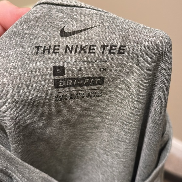 Nike T-Shirt - Picture 7 of 7